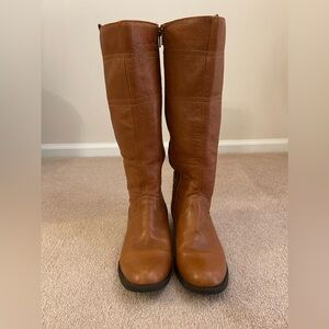 LIKE NEW - WHITE MOUNTAIN LEATHER BOOTS